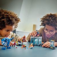 LEGO® ǀ Marvel 76315 Лабораторията на Железния човек: Зала с брони (3)