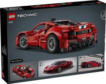 LEGO® Technic Кола Ferrari 488 Pista (4)