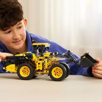 LEGO® Technic 42209 Колесен товарач Volvo L120 Electric (4)